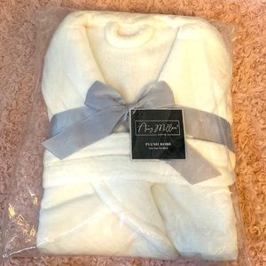 Amy Miller Home Plush Robe in White